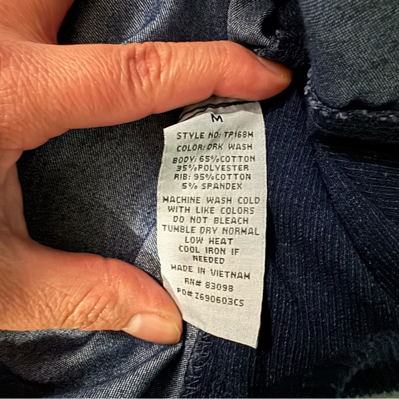 Cavalini Women’s Medium Dark Wash Denim Button Up Roll Tab Shirt - Picture 8 of 8